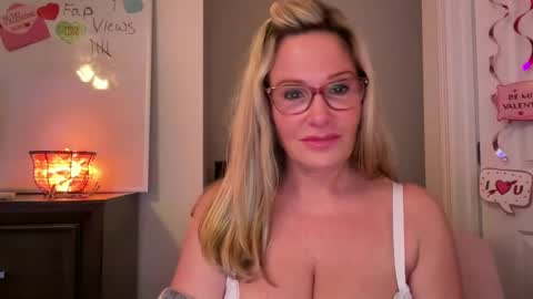 MIlf Goddess online show from 9, 2, 2025