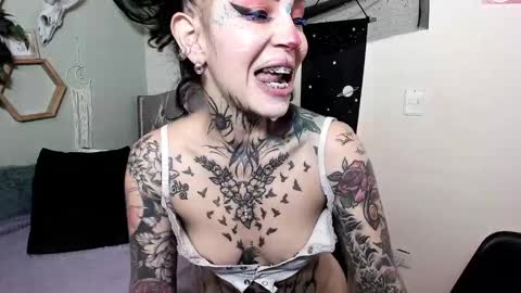 Snapshot of milf_onlyseduction chatting on 1, 10, 2025 Isabella online show from 1, 10, 2025