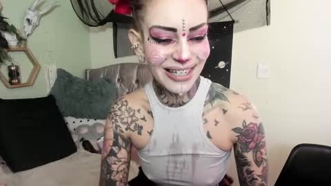 Snapshot of milf_onlyseduction chatting on 7, 11, 2025 Isabella online show from 7, 11, 2025