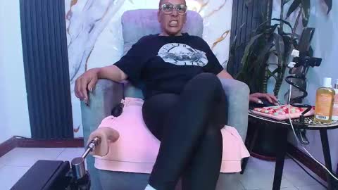  milf sikiu  online show from 23, 4, 2026