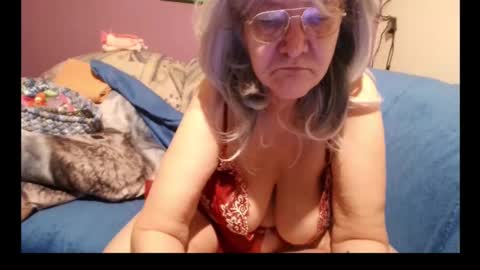 Snapshot of milfchantal chatting on 26, 1, 2025 Milfchantal online show from 26, 1, 2025