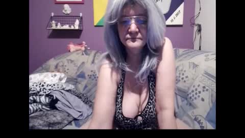 Snapshot of milfchantal chatting on 23, 2, 2025 Milfchantal online show from 23, 2, 2025