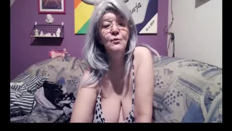 Snapshot of milfchantal chatting on 26, 2, 2025 Milfchantal online show from 26, 2, 2025