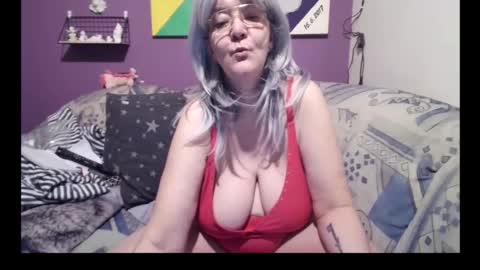 Snapshot of milfchantal chatting on 1, 3, 2025 Milfchantal online show from 1, 3, 2025