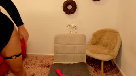 MilfElla online show from 12, 10, 2025