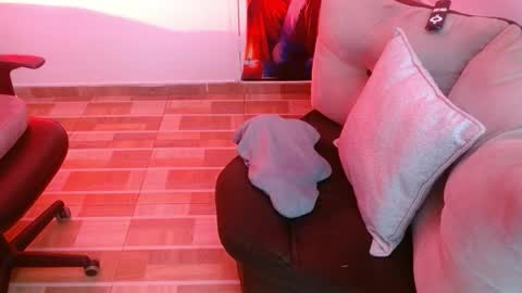 Snapshot of milfrosalie chatting on 15, 12, 2025 Rosalie online show from 15, 12, 2025