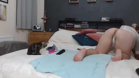 Snapshot of milfyanddaddy chatting on 26, 9, 2025 milfyanddaddy online show from 26, 9, 2025