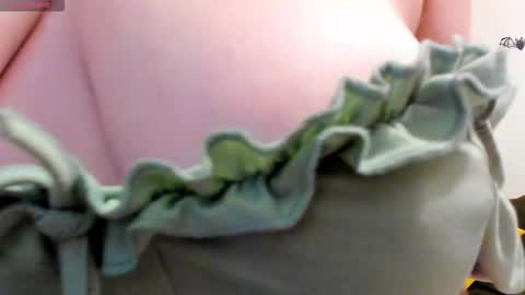 Snapshot of milisasweet chatting on 20, 11, 2025 MilisaSweet online show from 20, 11, 2025