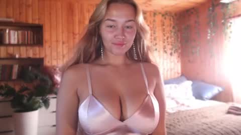 milk_bunny_ online show from 1, 7, 2026
