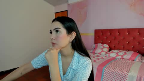 Snapshot of milk_candy16 chatting on 12, 9, 2025 S O F I A online show from 12, 9, 2025