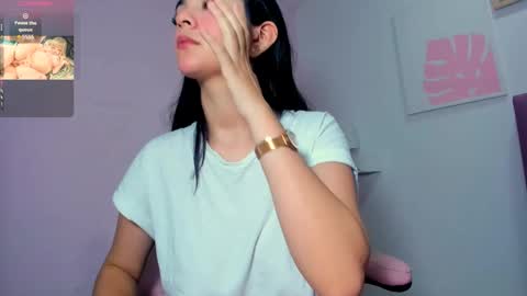 Snapshot of milk_candy16 chatting on 17, 11, 2025 S O F I A online show from 17, 11, 2025