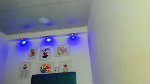 Snapshot of milk_candy16 chatting on 14, 12, 2025 S O F I A online show from 14, 12, 2025