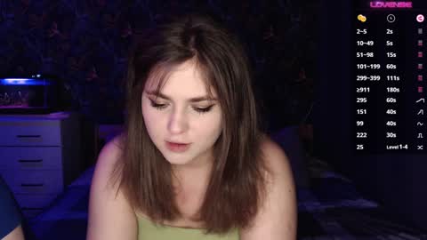 Snapshot of milk_slice chatting on 22, 12, 2024 Stella and Neo online show from 22, 12, 2024