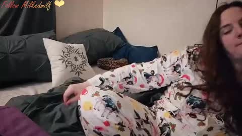 Snapshot of milkedmilf chatting on 6, 2, 2026 milkedmilf online show from 6, 2, 2026