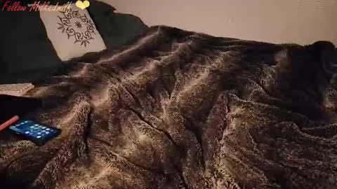 Snapshot of milkedmilf chatting on 7, 2, 2026 milkedmilf online show from 7, 2, 2026