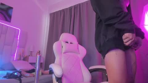 Snapshot of milkwhore1 chatting on 10, 4, 2026 Michelle online show from 10, 4, 2026