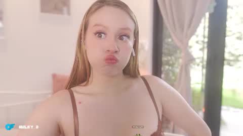 Snapshot of milky_0 chatting on 17, 7, 2026 milky_0 online show from 17, 7, 2026