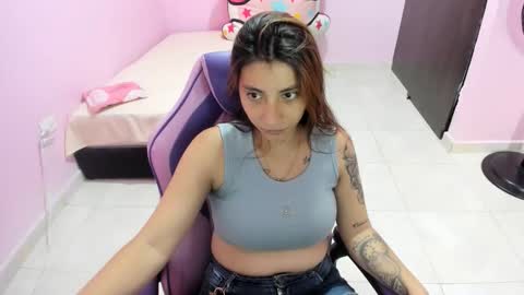 Snapshot of milky__boobs69 chatting on 25, 11, 2025 vale online show from 25, 11, 2025