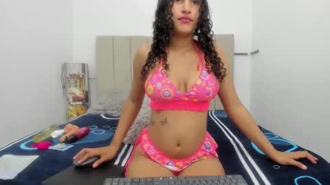 Snapshot of milky_lau_18 chatting on 25, 1, 2025 milky_lau_18 online show from 25, 1, 2025