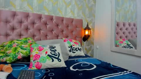 Snapshot of milky_lau_18 chatting on 1, 2, 2025 milky_lau_18 online show from 1, 2, 2025