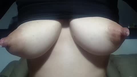 Snapshot of milkycandycce chatting on 2, 2, 2025 C online show from 2, 2, 2025