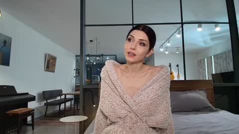 milla bella online show from 4, 3, 2026