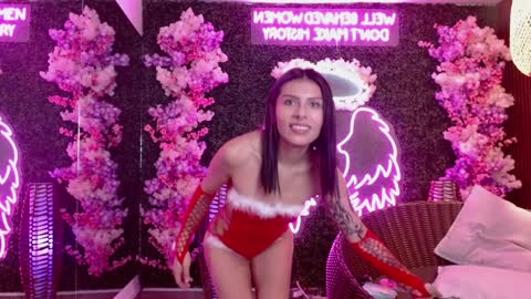 Snapshot of milla_davis chatting on 2, 12, 2024 MILLA online show from 2, 12, 2024
