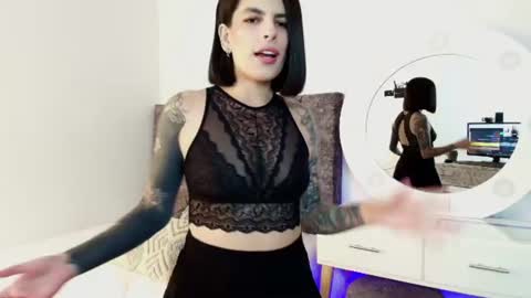 Snapshot of milla_pixxie chatting on 4, 7, 2026 Milagros online show from 4, 7, 2026