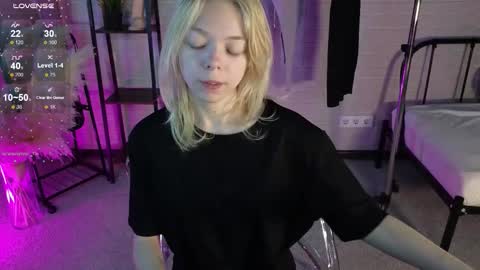 Snapshot of millaholt chatting on 1, 10, 2025 Hello Im Mila online show from 1, 10, 2025