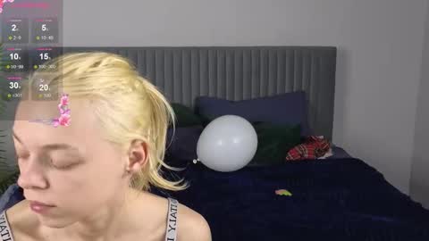 Snapshot of millaholt chatting on 10, 10, 2025 Hello Im Mila online show from 10, 10, 2025