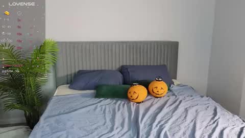 Snapshot of millaholt chatting on 14, 11, 2025 Hello Im Mila online show from 14, 11, 2025