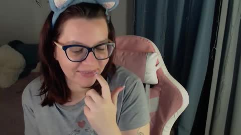 Snapshot of millapoolys chatting on 5, 3, 2026 Milla online show from 5, 3, 2026