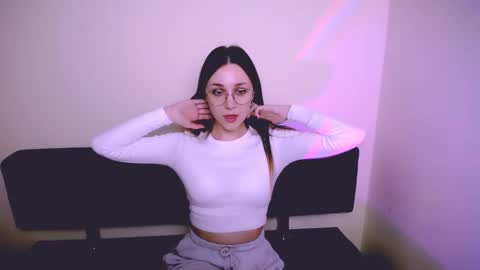 Snapshot of millasamsd chatting on 25, 11, 2025 Milla online show from 25, 11, 2025