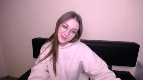 Snapshot of millasamsd chatting on 27, 11, 2025 Milla online show from 27, 11, 2025