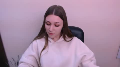 Snapshot of millasamsd chatting on 28, 11, 2025 Milla online show from 28, 11, 2025