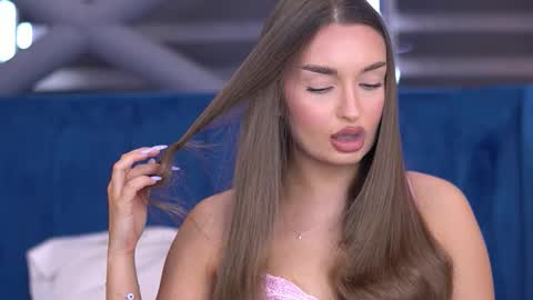 Milla online show from 9, 9, 2025