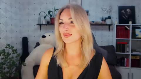 Snapshot of millaxqueen chatting on 7, 7, 2026 MillaXQueen online show from 7, 7, 2026