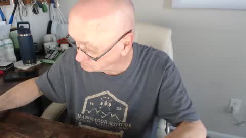 Snapshot of millenium0129 chatting on 19, 11, 2025 millenium0129 online show from 19, 11, 2025