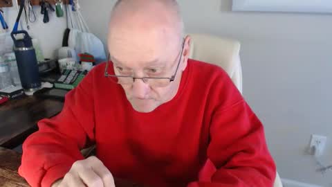 Snapshot of millenium0129 chatting on 2, 12, 2025 millenium0129 online show from 2, 12, 2025