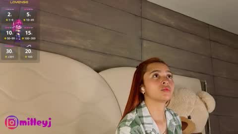 Snapshot of milleyjones_ chatting on 24, 9, 2025 milleyjones_ online show from 24, 9, 2025