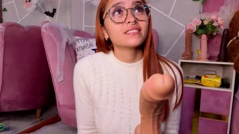 Snapshot of milleyjones_ chatting on 28, 10, 2025 milleyjones_ online show from 28, 10, 2025