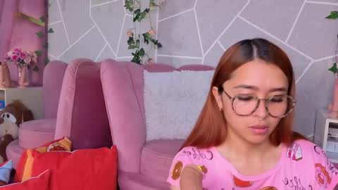 Snapshot of milleyjones_ chatting on 17, 11, 2025 milleyjones_ online show from 17, 11, 2025