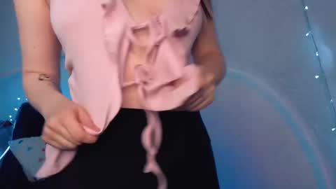 Snapshot of milliedoll chatting on 23, 9, 2025 Millie online show from 23, 9, 2025