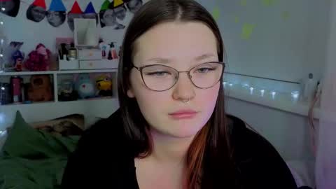 Snapshot of milliedoll chatting on 20, 10, 2025 Millie online show from 20, 10, 2025