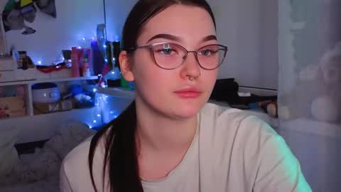 Snapshot of milliedoll chatting on 3, 11, 2025 Millie online show from 3, 11, 2025