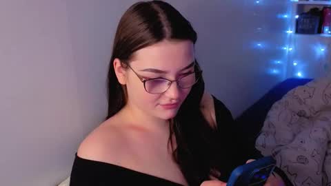 Snapshot of milliedoll chatting on 4, 11, 2025 Millie online show from 4, 11, 2025