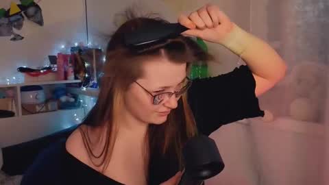 Snapshot of milliedoll chatting on 6, 11, 2025 Millie online show from 6, 11, 2025