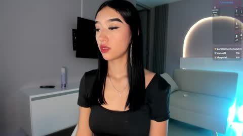 Snapshot of millieskinny_ chatting on 11, 10, 2025 Ana Maria online show from 11, 10, 2025