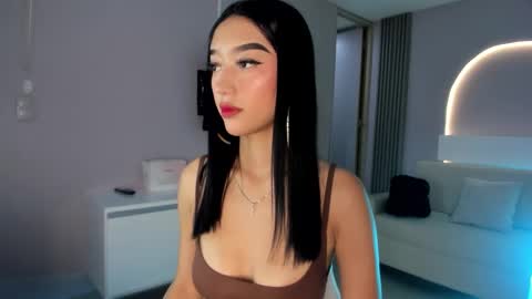 Snapshot of millieskinny_ chatting on 15, 10, 2025 Ana Maria online show from 15, 10, 2025