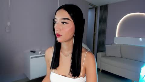 Snapshot of millieskinny_ chatting on 16, 10, 2025 Ana Maria online show from 16, 10, 2025